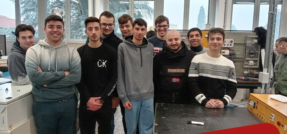 Successo per il Corso IFTS in Automazione industriale: la formazione incontra il futuro 3