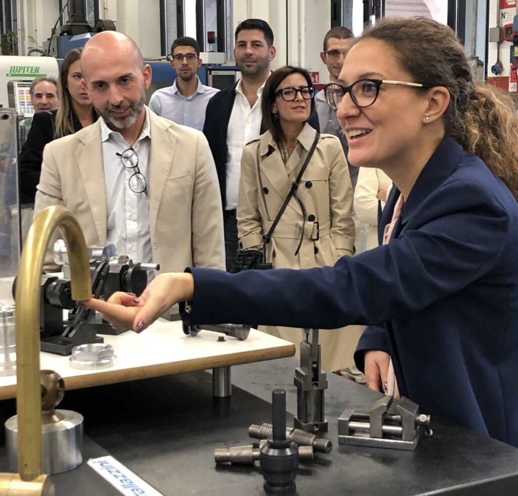 Incontro tra Assolombarda ed il CNOS-FAP Lombardia per il futuro del settore meccatronico formazione professionale milano